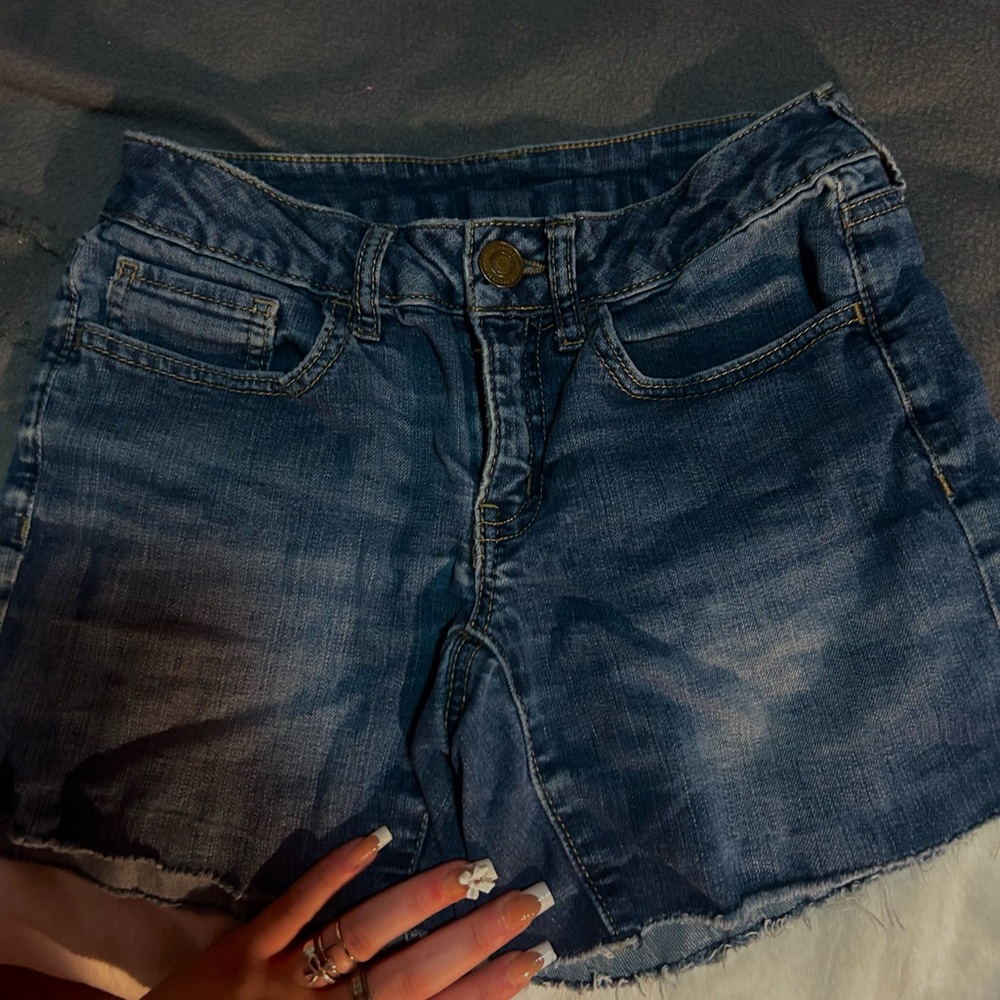 Womens small American eagle low risw jean shorts. Dark blue wash